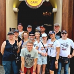 Westsachsen vor dem Hard Rock Cafe Prag.jpg